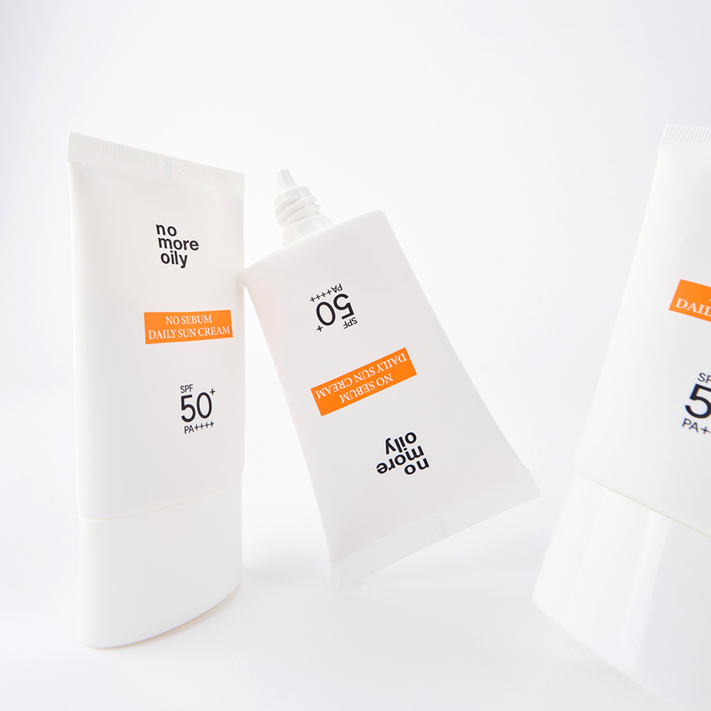 노모어오일리 무기자차 톤업 지성 노세범 선크림 SPF50+PA++++ 50ml, 1개 이미지 6