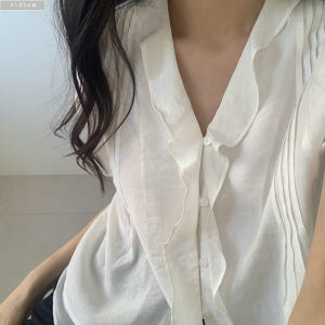 소린 핀턱 프릴넥 퍼프 레이어링 블라우스 2col 봄 여름 반팔 브이넥 ... 착용 후기 | 사이즈/핏 총정리 - 상품 이미지 4