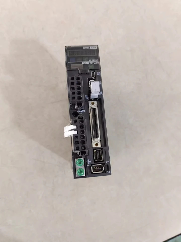 오리지널 R88D-KT02H R88D KT02H