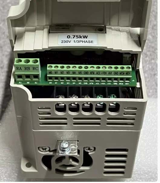 VFD004M21A 0.4KW VFD007M21A 0.75KW VFD015M21A 1.5KW VFD022M21A 2.2KW VFD007M43B