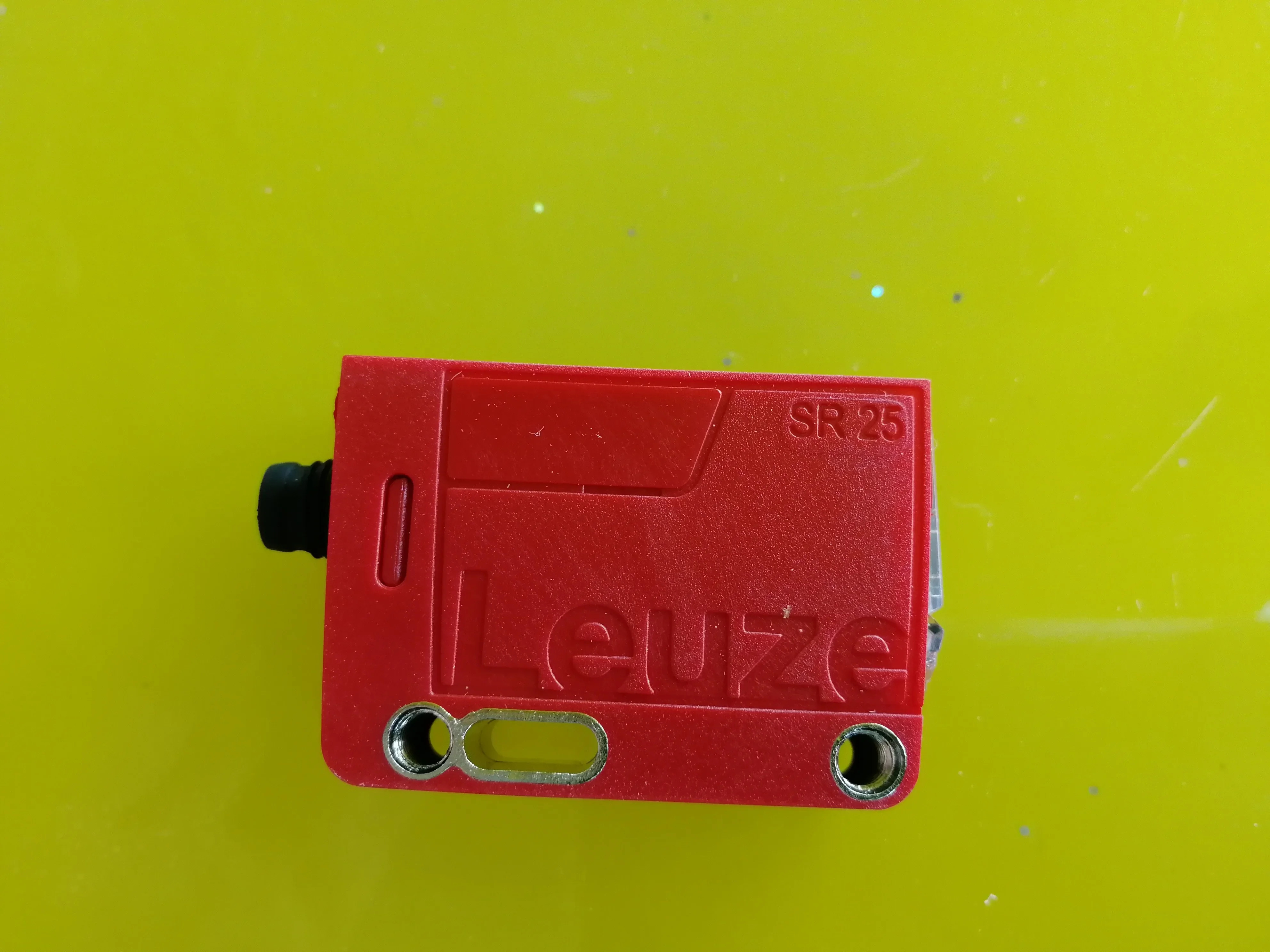 2025.4 LEUZE 간편 측정 광전센서 PRK25C/2N-M8 PRK25C/4P-M8