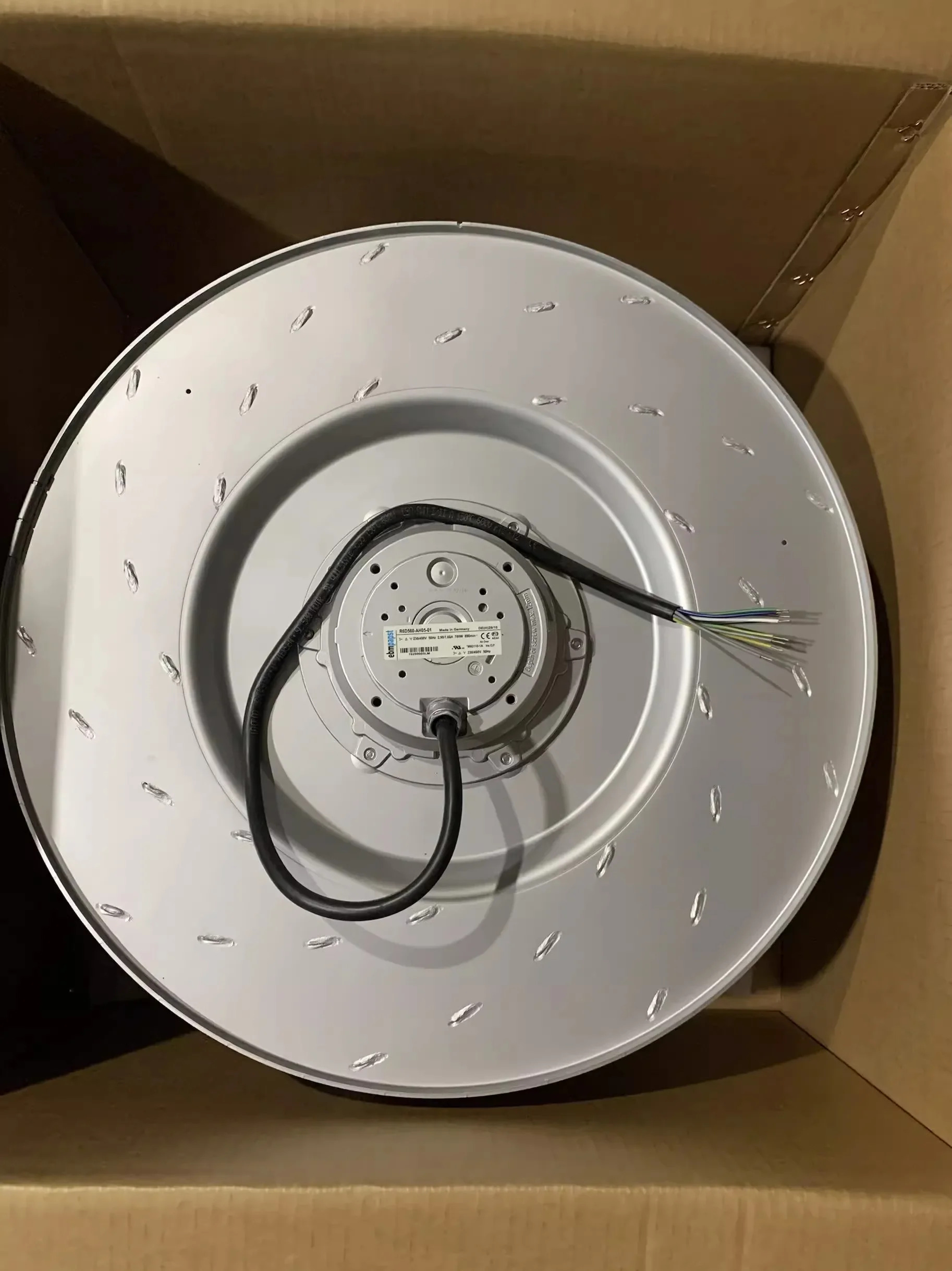 2025.4 독일 R6560-AH05-01 230V/400V 780W 냉동 장비는 팬을 리퍼