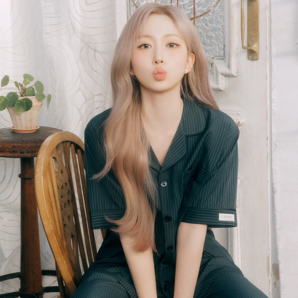 DOSSY 실크핏 모던 반팔 긴바지 파자마 세트 커플잠옷
