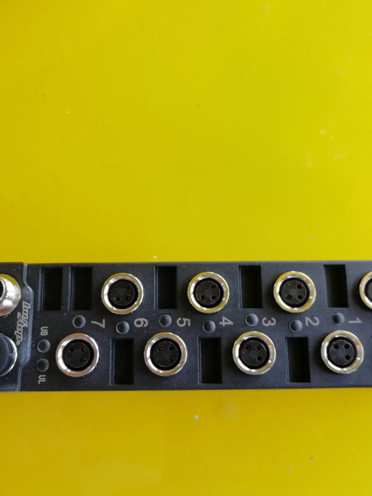 2025.4 Turck 1/O 시스템 배선 모듈 SNNE-0404D-0001 납품