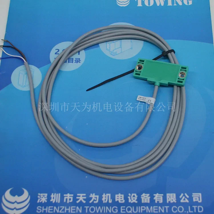 2025.4 CBN5-F46-E0-Y 70121257 PF 용량성 스위치