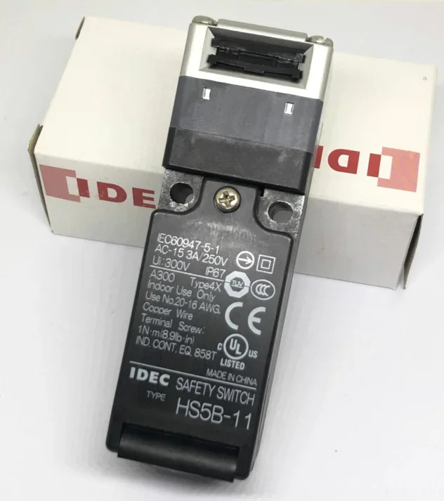 2025.4 IDEC Quan HS5B-11ZBM 안전 스위치 납품
