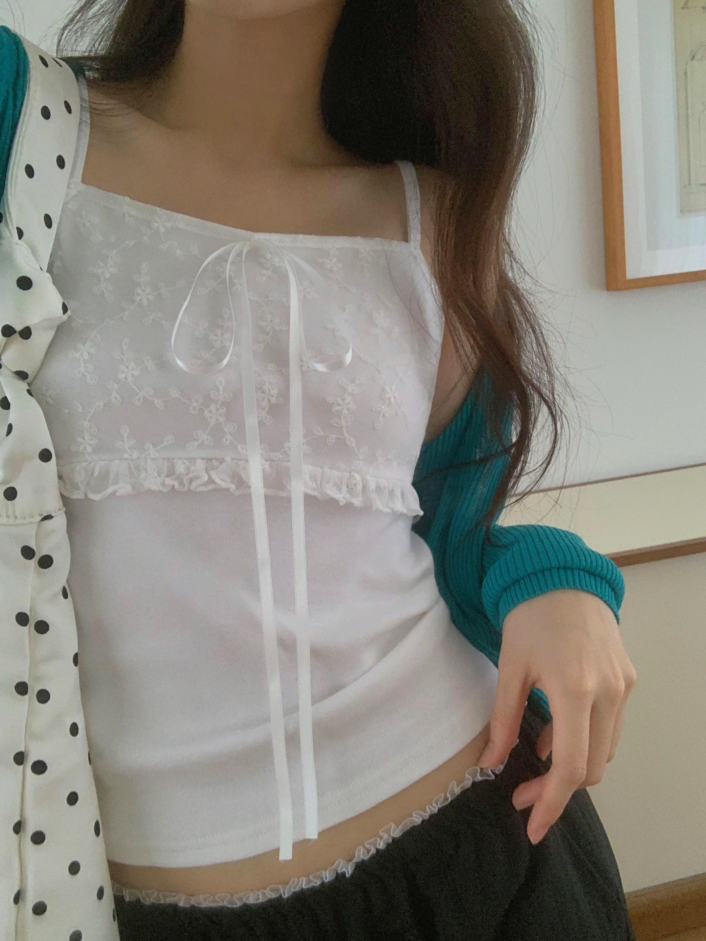 오버무드 여름 신상 레이스 리본 나시 여성 슬림핏 셔링 끈나시 레이어드 이너티 - 상세 이미지 5