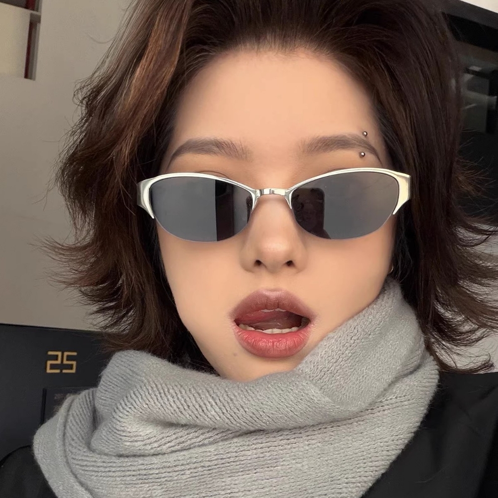 캣아이 반무테 선글라스 틴트 메탈 하프림 패션 레트로 Y2K 데일리 여행 실버 블랙 필름 - 상세 이미지 4