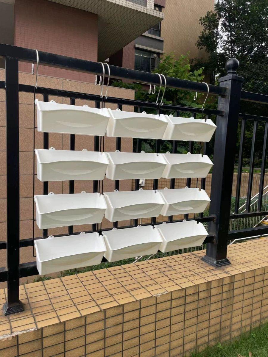 발코니 행잉화분 걸이 식물벽 인테리어 월 행거식 토분 벽장식 대형플라스틱화분 - 상품 이미지