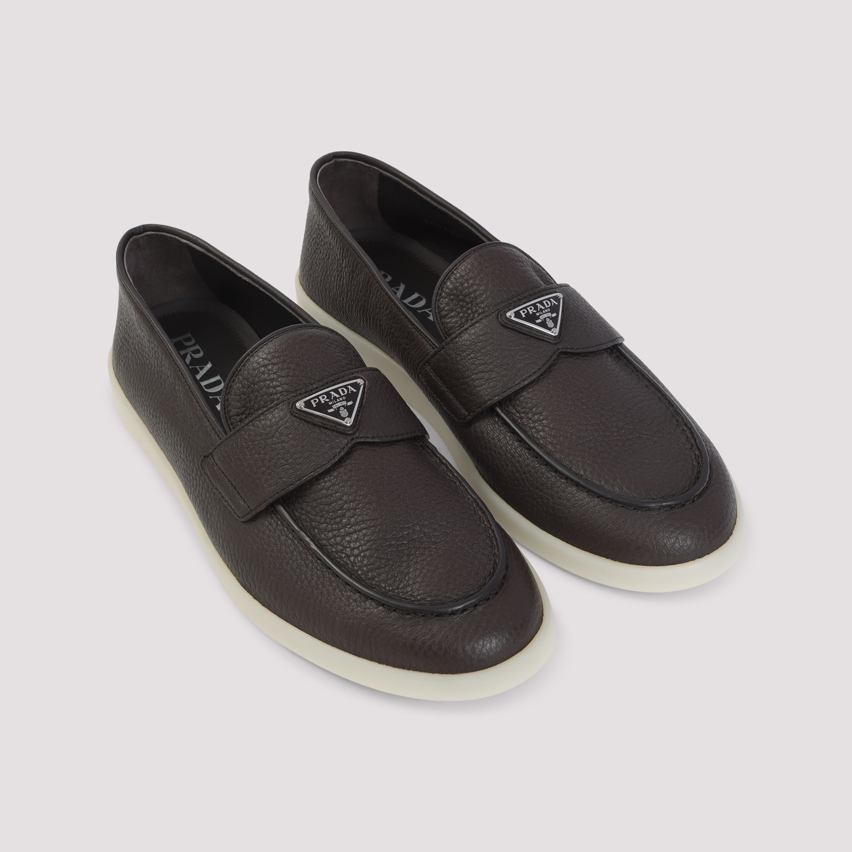프라다 남성 로퍼 FW26 2DG124FG001.013 - 상세 이미지 4