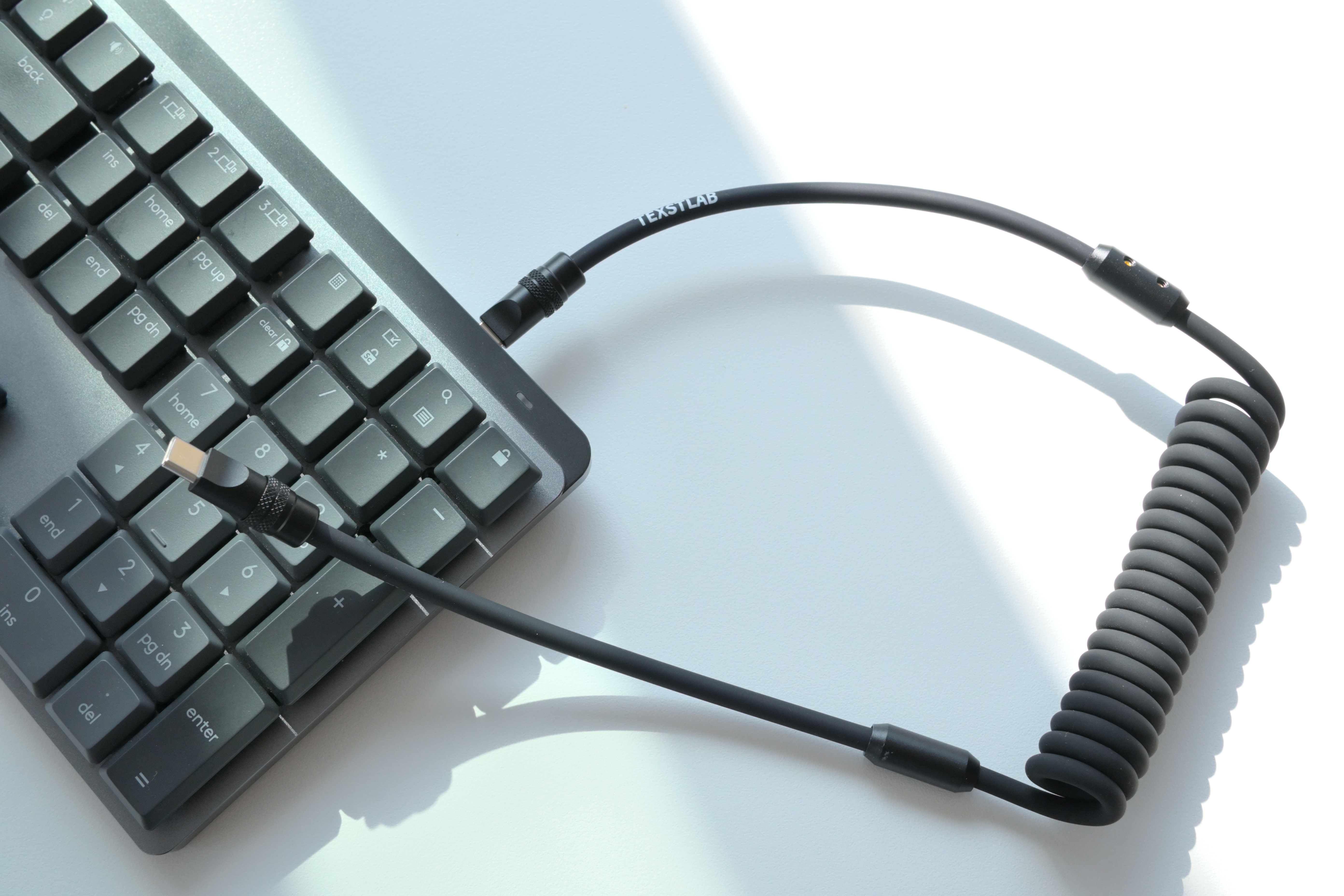 텍스트랩 USB C to C타입 240W 초고속 충전 PD 실리콘 스프링 케이블 - 상세 이미지 4