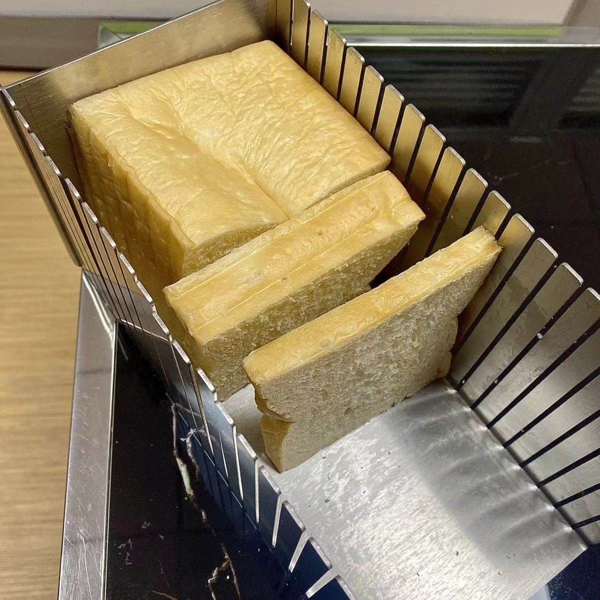 절단기 슬라이서 통식빵 업소용 홈베이킹 두께조절 자르는 제빵도구 빵자르기 커팅 - 상품 이미지
