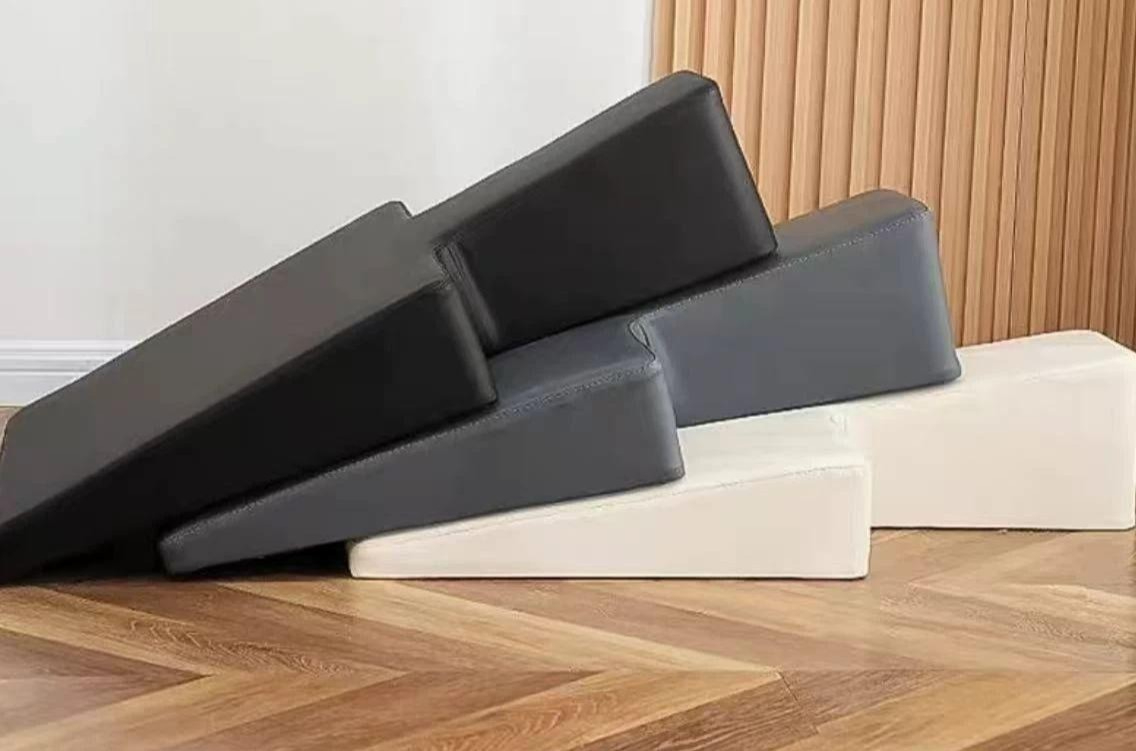 필라테스 웨지베개 요가 삼각쿠션 임산부패드 받침대 웨지베게 - 상품 이미지