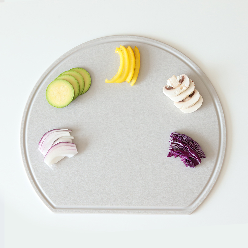칼자국 이염에 강한 TPU 반달 도마 34cm / 99.9% 항균 이유식 앙면도마 상품 이미지