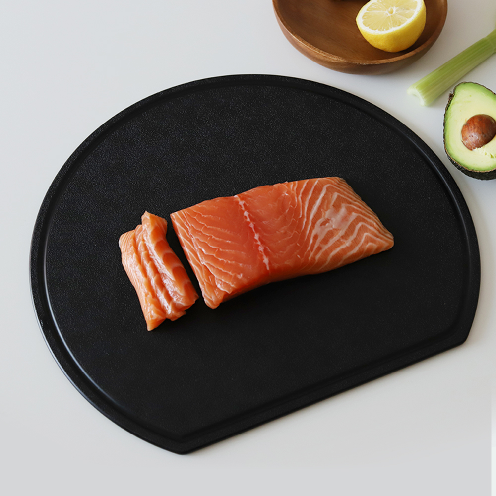 칼자국 이염에 강한 TPU 반달 도마 34cm / 99.9% 항균 이유식 앙면도마 상품 이미지