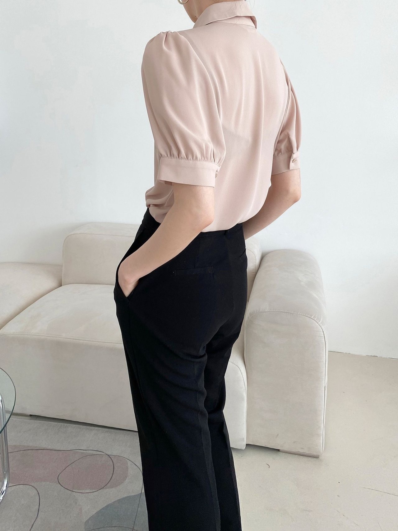 쿠아 여름블라우스 반팔 퍼프 하객룩 오피스룩 셔링 면접 블라우스 - 상세 이미지 5