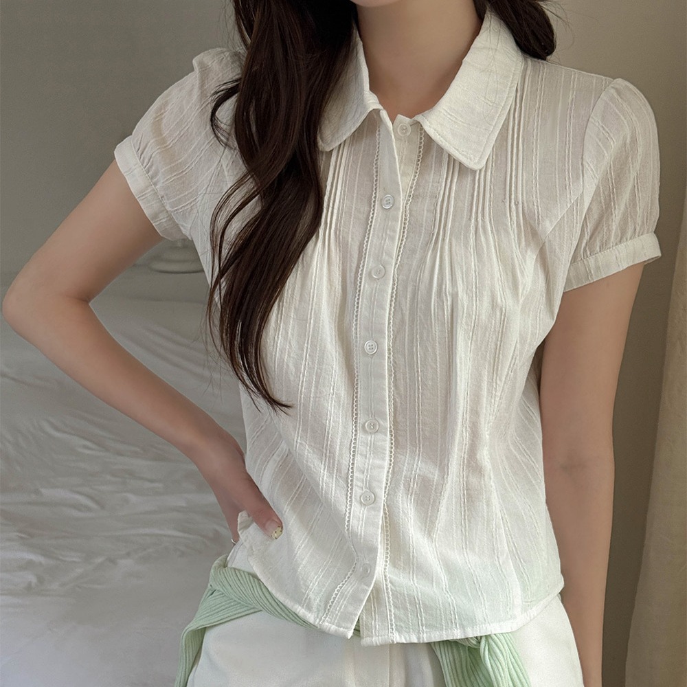 둥근 카라넥 레이스 핀턱 퍼프 반팔 블라우스 - 상품 이미지
