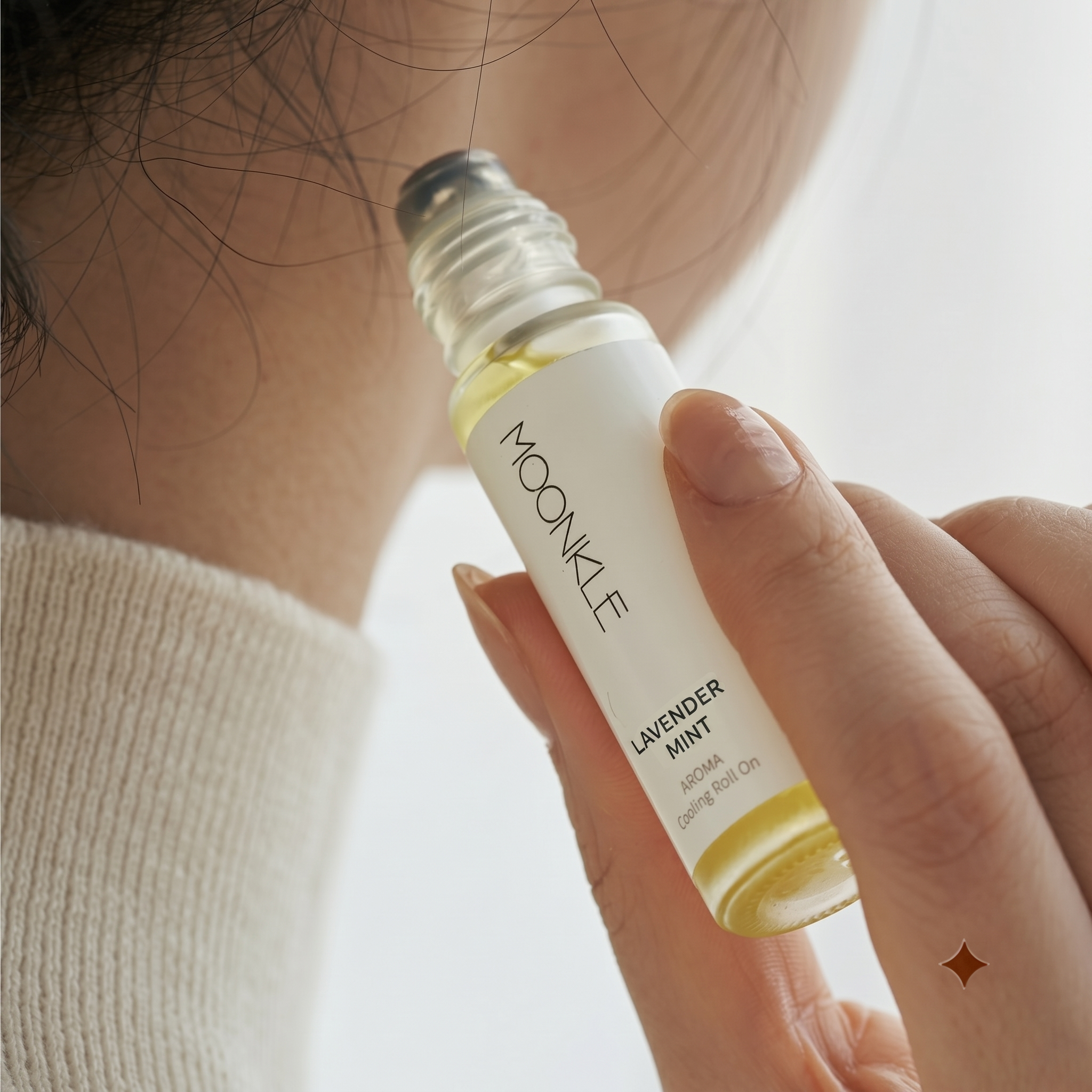 [기프트박스] 뭉클 라벤더 민트 아로마 쿨링 롤온 10ml 에센셜 오일 야몽 스틱 - 상품 이미지