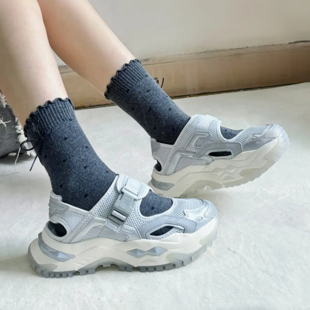 휠라 퓨전 트레킹 아쿠아 메리제인 샌들 슈즈 실버 T12W521703F-GA - 상품 이미지