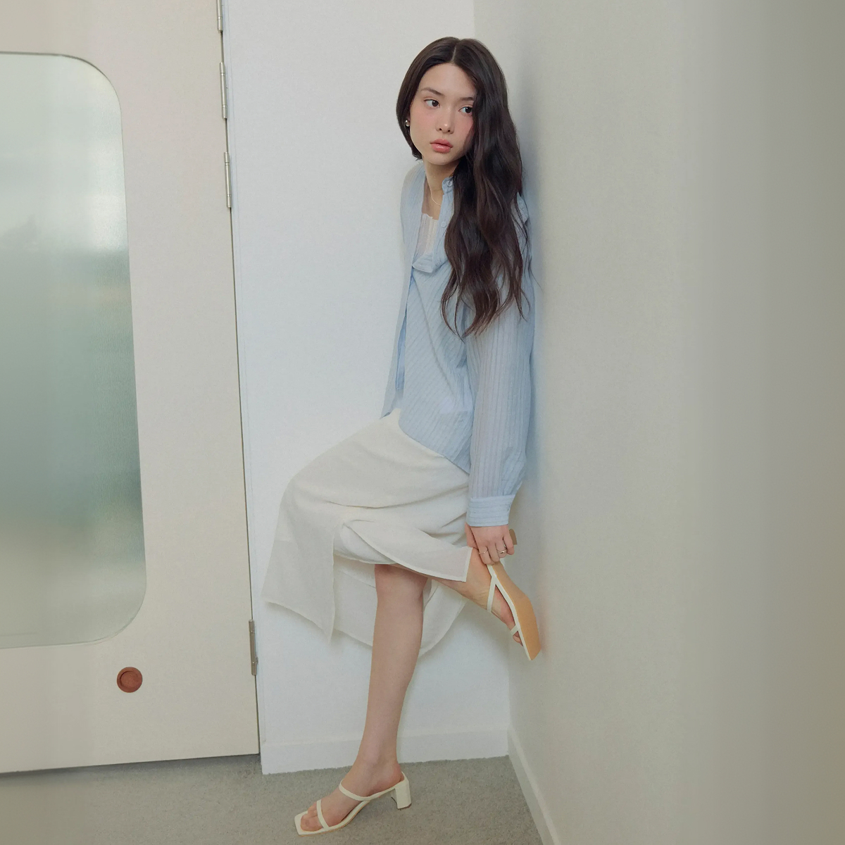 로엠 시스루 롱 스커트 RMWHG26S11 이미지 2