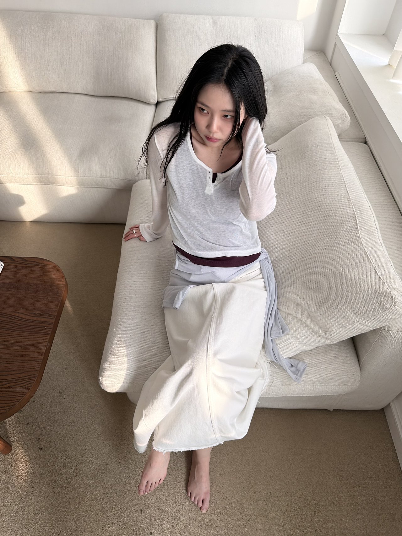 오버무드 여름 여리여리 단추 레이어드 세미 크롭 시스루 버튼 슬림 긴팔 티셔츠 - 상세 이미지 2