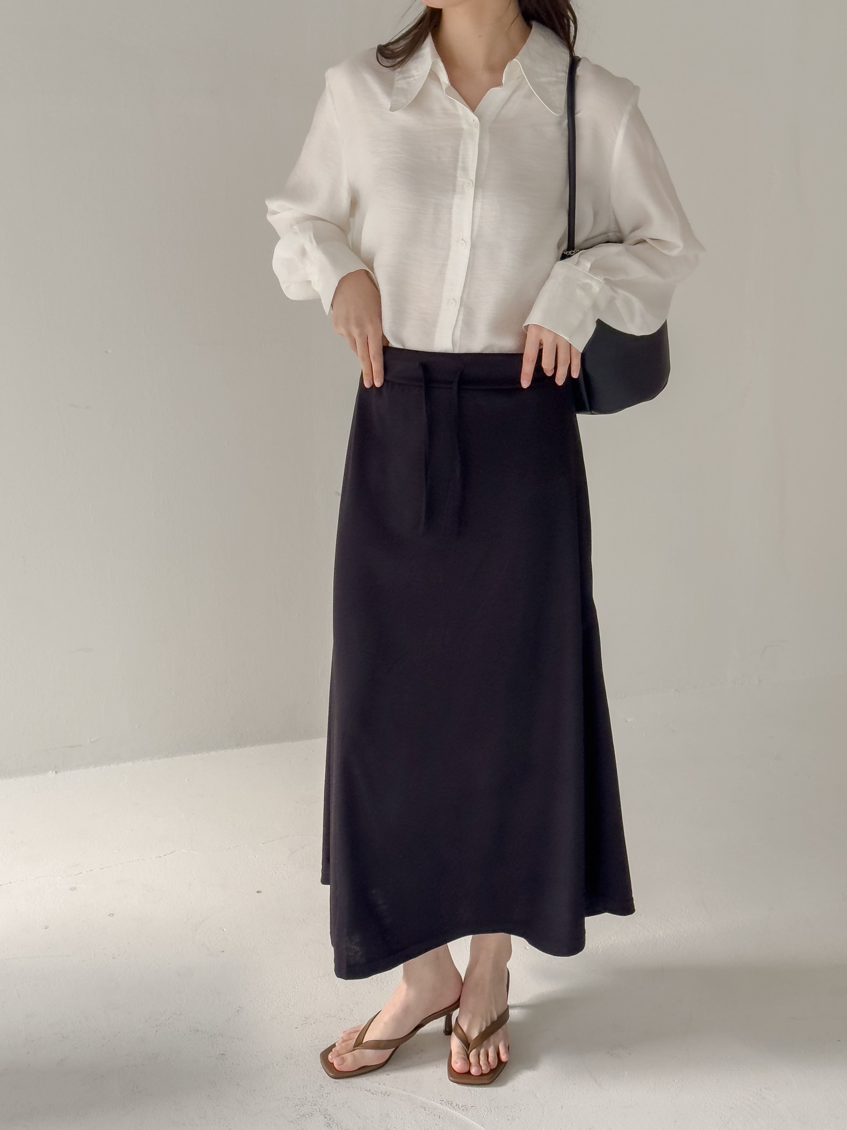 러스 여성 여름 롱스커트 바스락 밴딩 A라인 플레어 체형커버 검정치마 데일리 휴양지룩 이미지 6