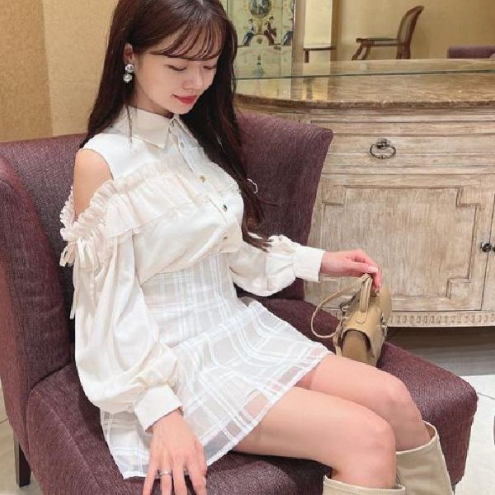 오프숄더 티셔츠 민소매 - 상품 이미지