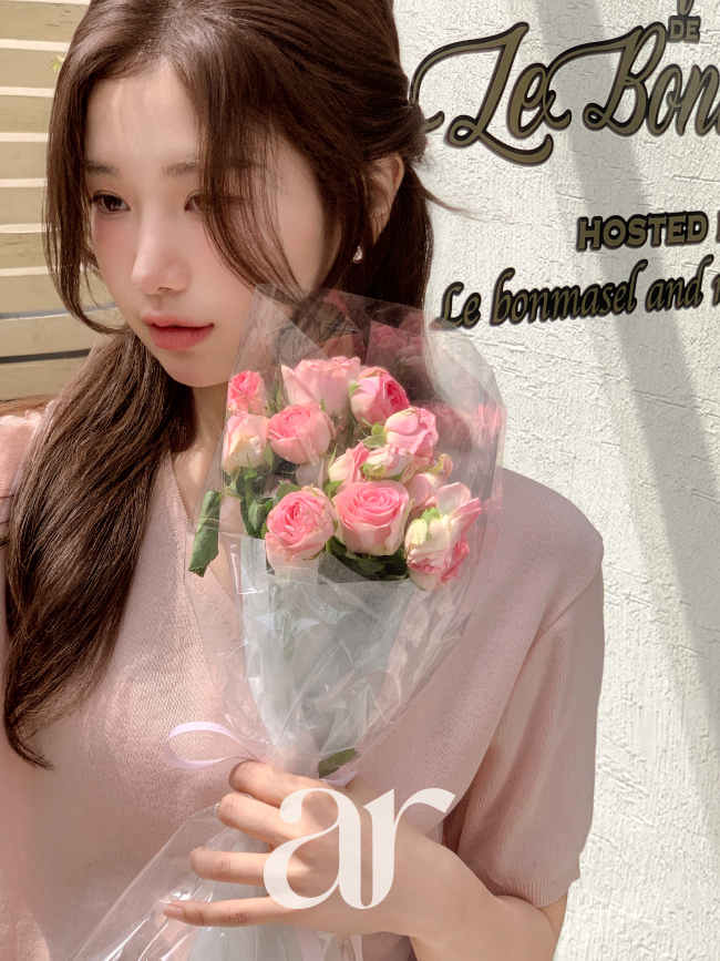 [자체제작] (국내제작) 워셔블 자개 펜던트 브이넥 반팔 니트 nt5523 이미지 4