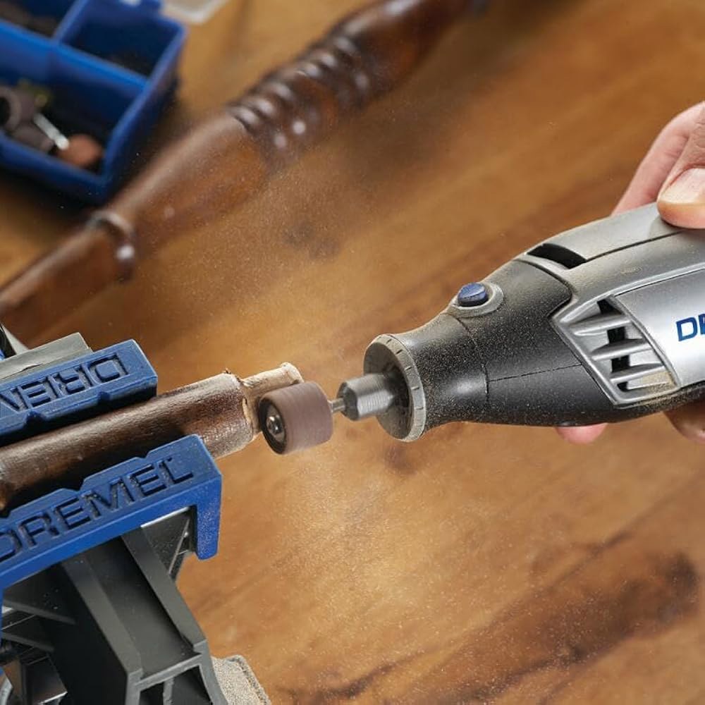 Dremel 160피스 회전 공구 액세서리 키트(EZ Lock 기술 포함) - 1/8인치 생크 커팅 비트, 연마 휠 및 컴파운드, 샌딩 드럼 디스크(710-08) 70-Pieces - 상세 이미지 2