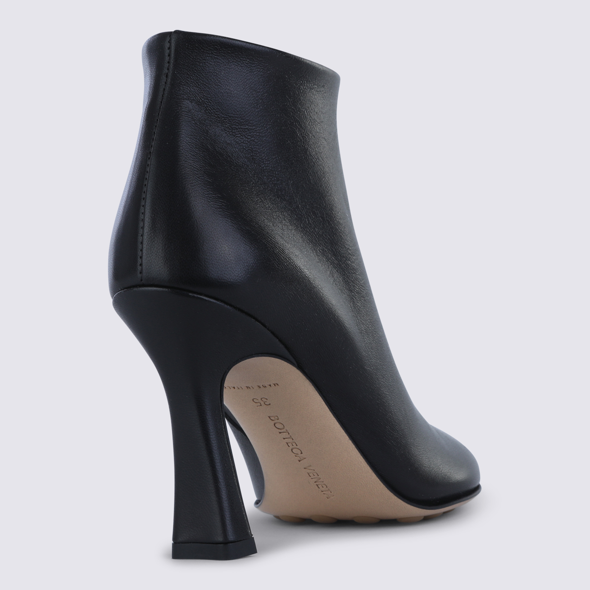 보테가 베네타 여성 앵클 부츠 FW25 843958VBSD01000 - 상세 이미지 5