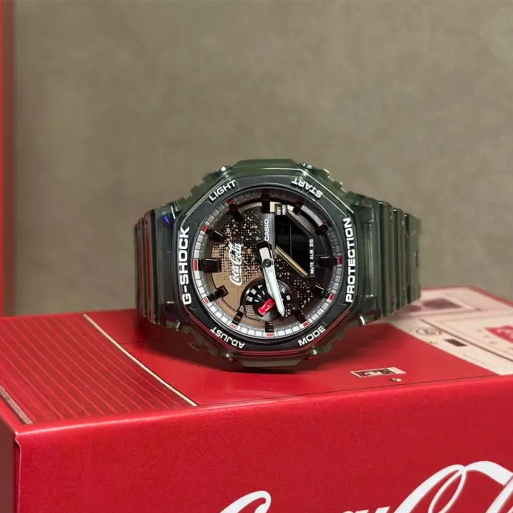 지샥 코카콜라 140주년 한정판 지얄오크 시계 그린 GA-2100CC-3A - 상세 이미지 4