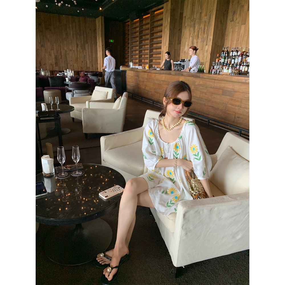 유넥 해바라기자수 점프슈트 반바지 키작녀 휴양지 리넨텐셀혼방 여름 화이트 - 상세 이미지 5