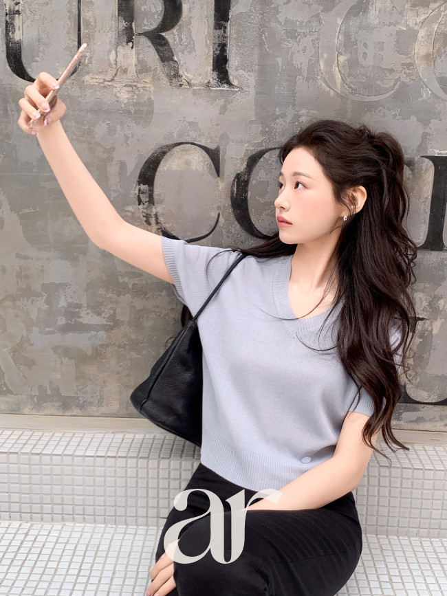 [자체제작] (국내제작) (MADE기계세탁ok) 워셔블 브이넥 자개 펜던트 반팔 니트 nt5525 이미지 3