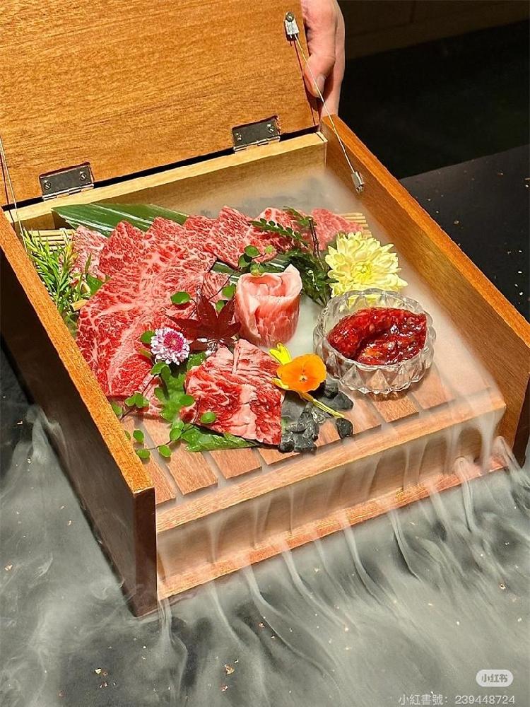 전복 웰빙 신사각찬기 대형 굽찬기 코드코 한우 원형찬기 하이젬 접시 퓨전웰빙무전사 도자기 투명한 뚜껑이 있는 작은 소나무 상자 - 상세 이미지 2