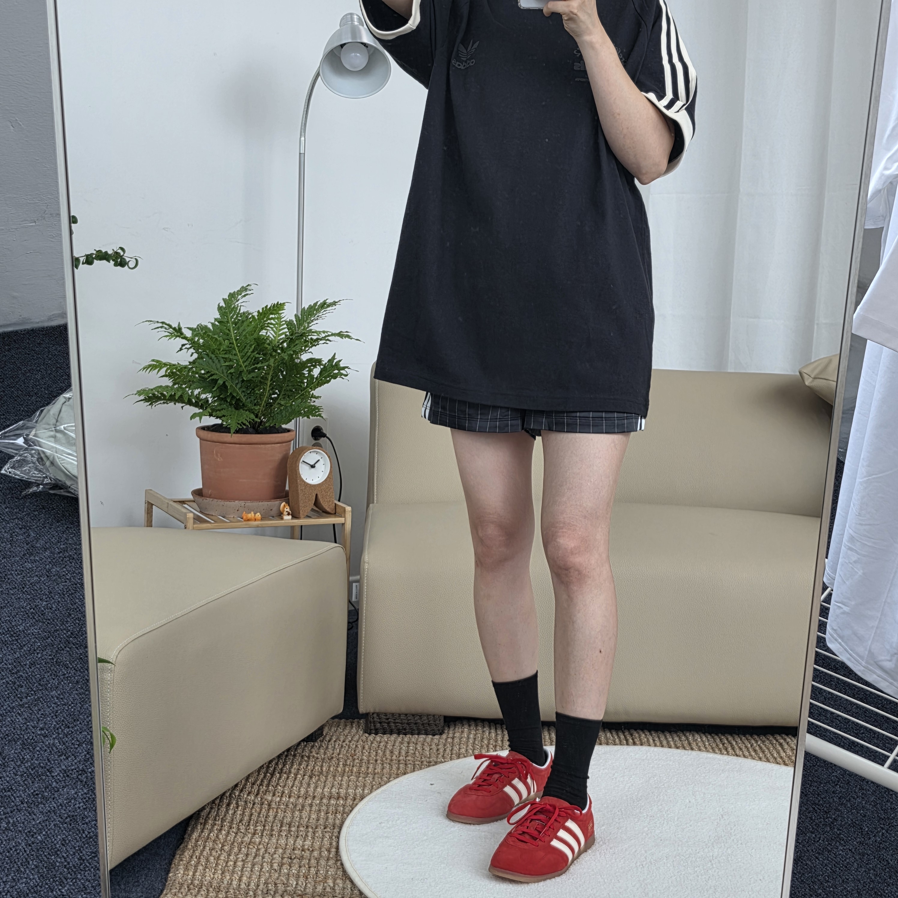 아디다스 오리지날 클래식 그래픽 캘리 반팔티셔츠 남녀공용 IS1413 - 상품 이미지