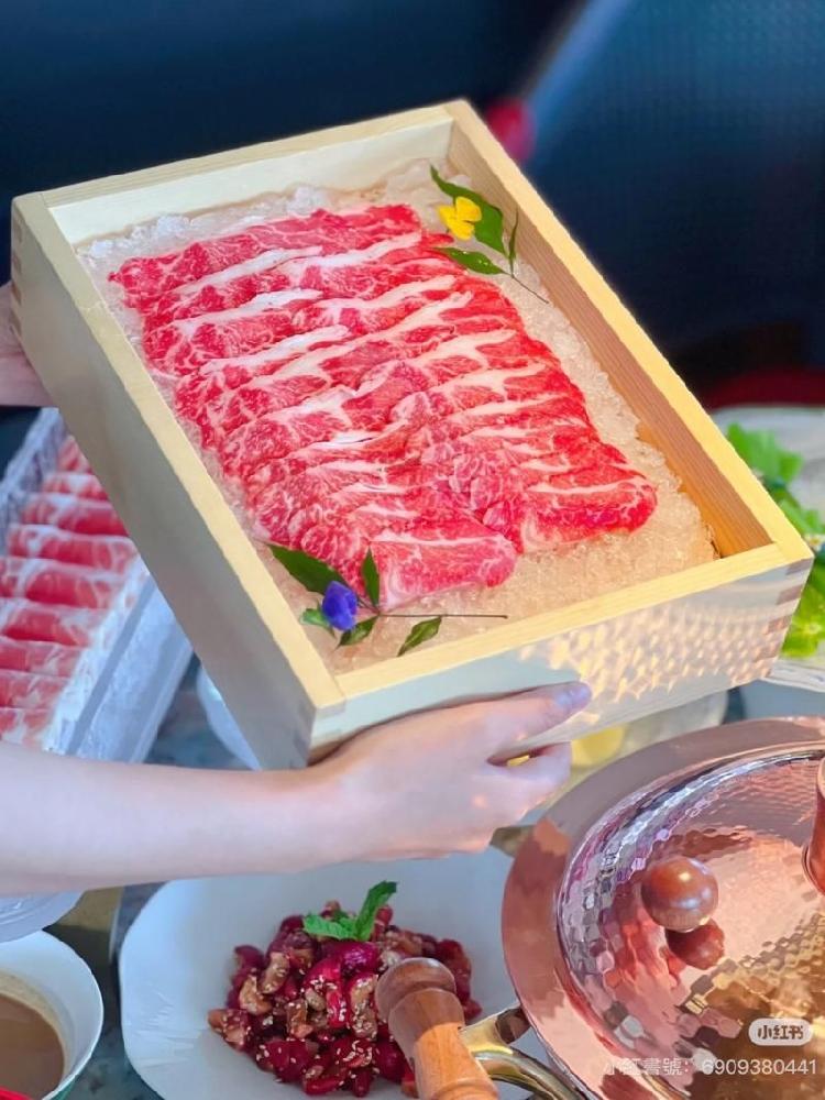 전복 웰빙 신사각찬기 대형 굽찬기 코드코 한우 원형찬기 하이젬 접시 퓨전웰빙무전사 도자기 투명한 뚜껑이 있는 작은 소나무 상자 - 상세 이미지 3
