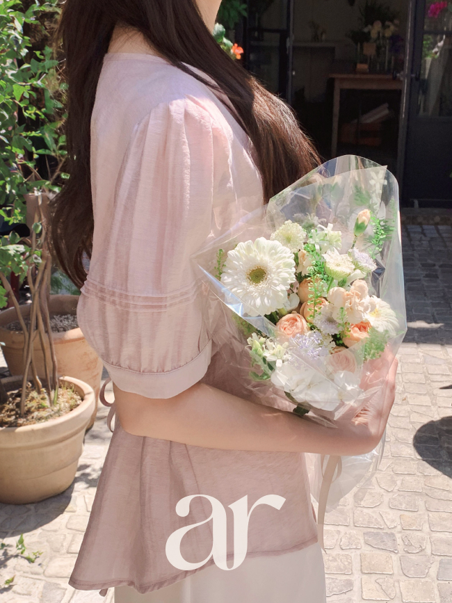 [자체제작] (MADE허리잘록핏) 스트랩 자개 버튼 반팔 블라우스 bs8755 이미지 8