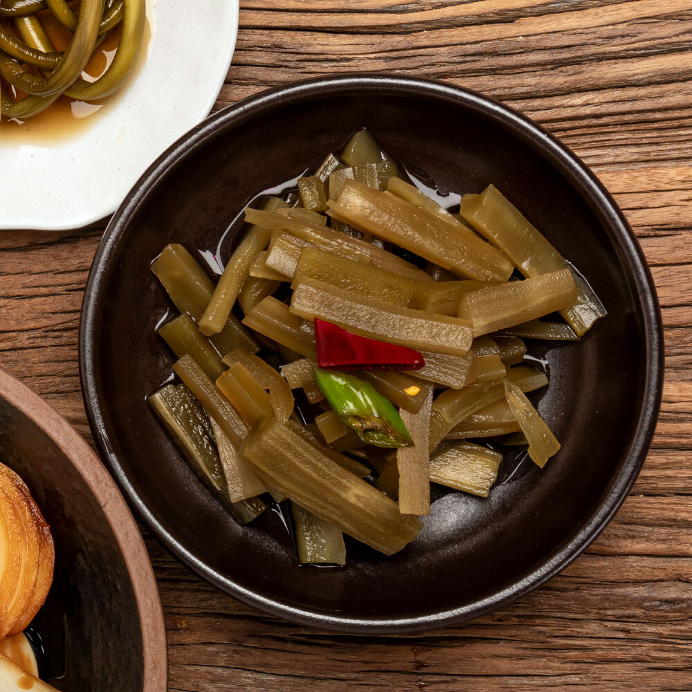 오독오독 식감좋은 새콤달콤 궁채장아찌 줄기상추절임 1kg - 상품 이미지