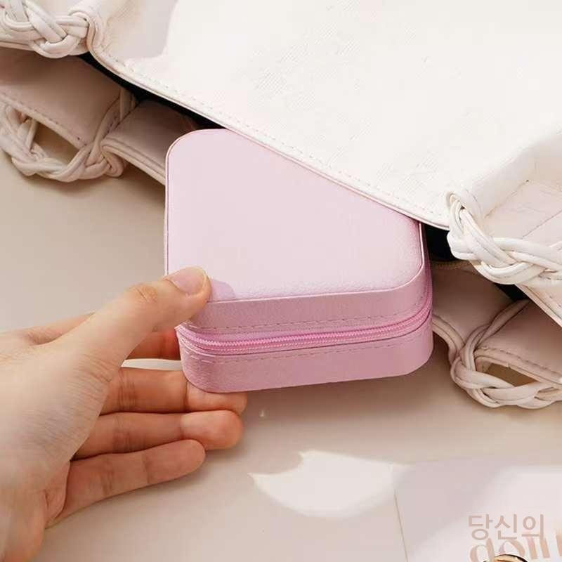 가죽 보석함 목걸이 반지 액세서리 수납 휴대용 검정 십자 10x10x5cm - 상세 이미지 4