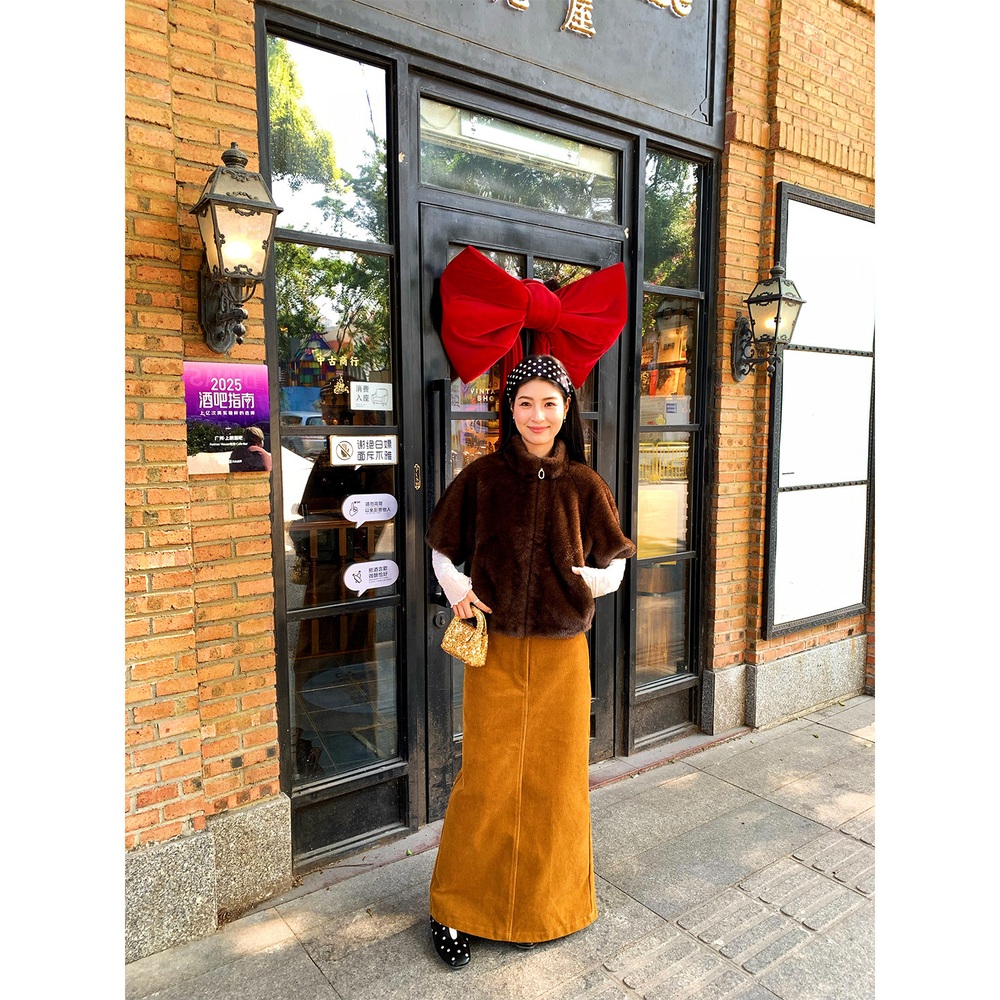 망사 입체꽃자수 긴팔티 레이어드 봄가을 라운드넥 이너용 얇은 예쁜 디자인 화이트 - 상세 이미지 4