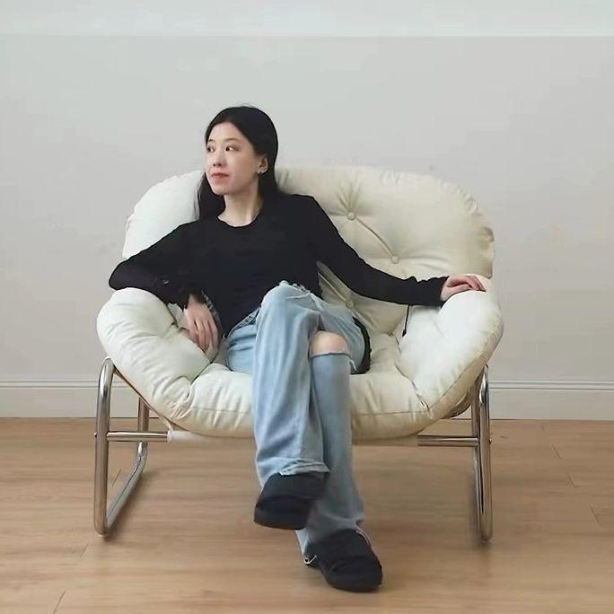 북유럽 가죽 안락의자 일인용 소파 거실 휴식 공간 디자인 편안한 좌석 인테리어 가구 - 상세 이미지 2