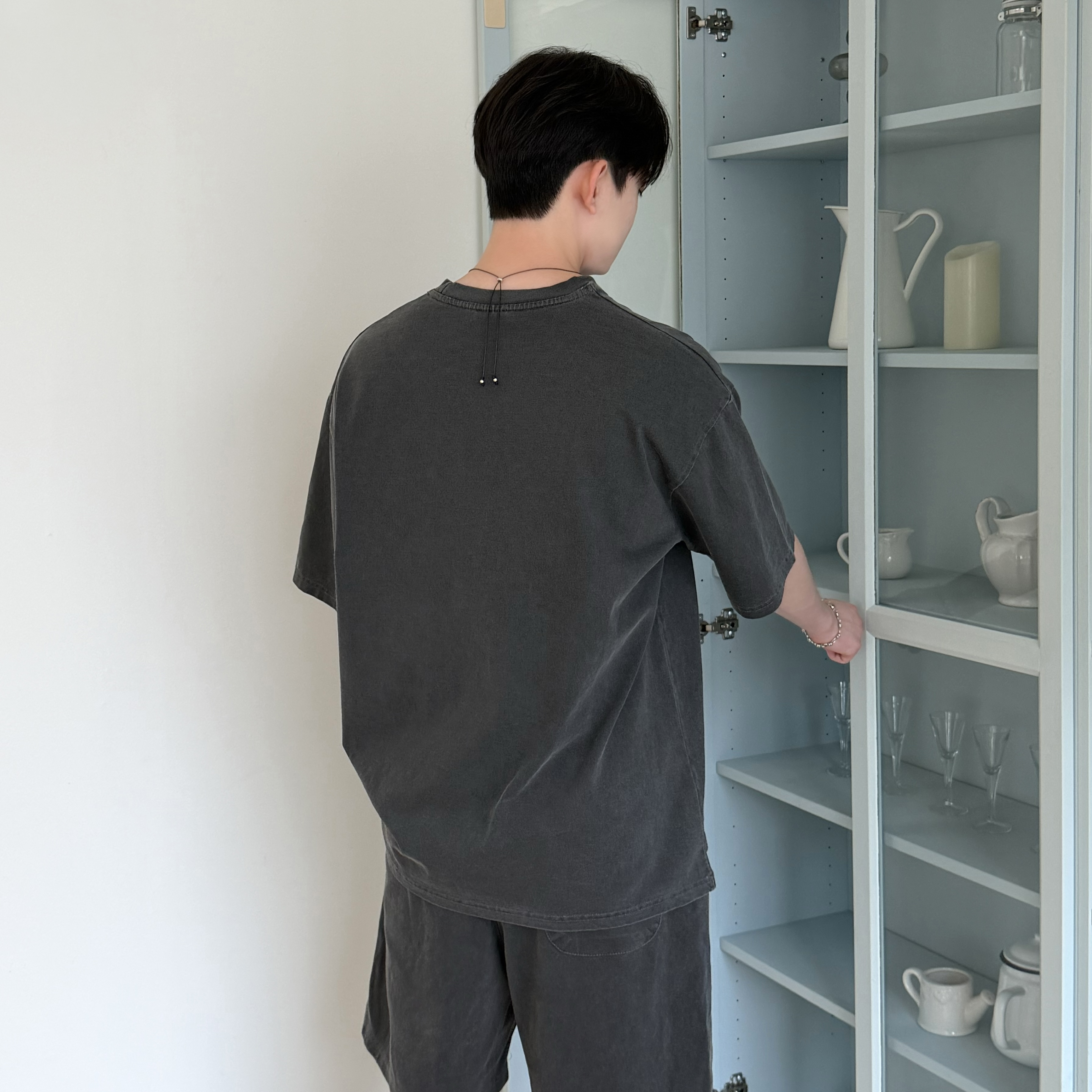 에센셜 피그먼트 오버핏 반팔티 남녀공용 반팔셋업 커플룩 여름티셔츠 - 상세 이미지 2