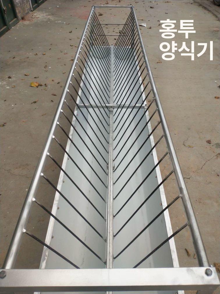 축산급이기 가축사료급여대 농장용 돼지 먹이통 건초급이기 송아지 양돈 축산용품 - 상세 이미지 4