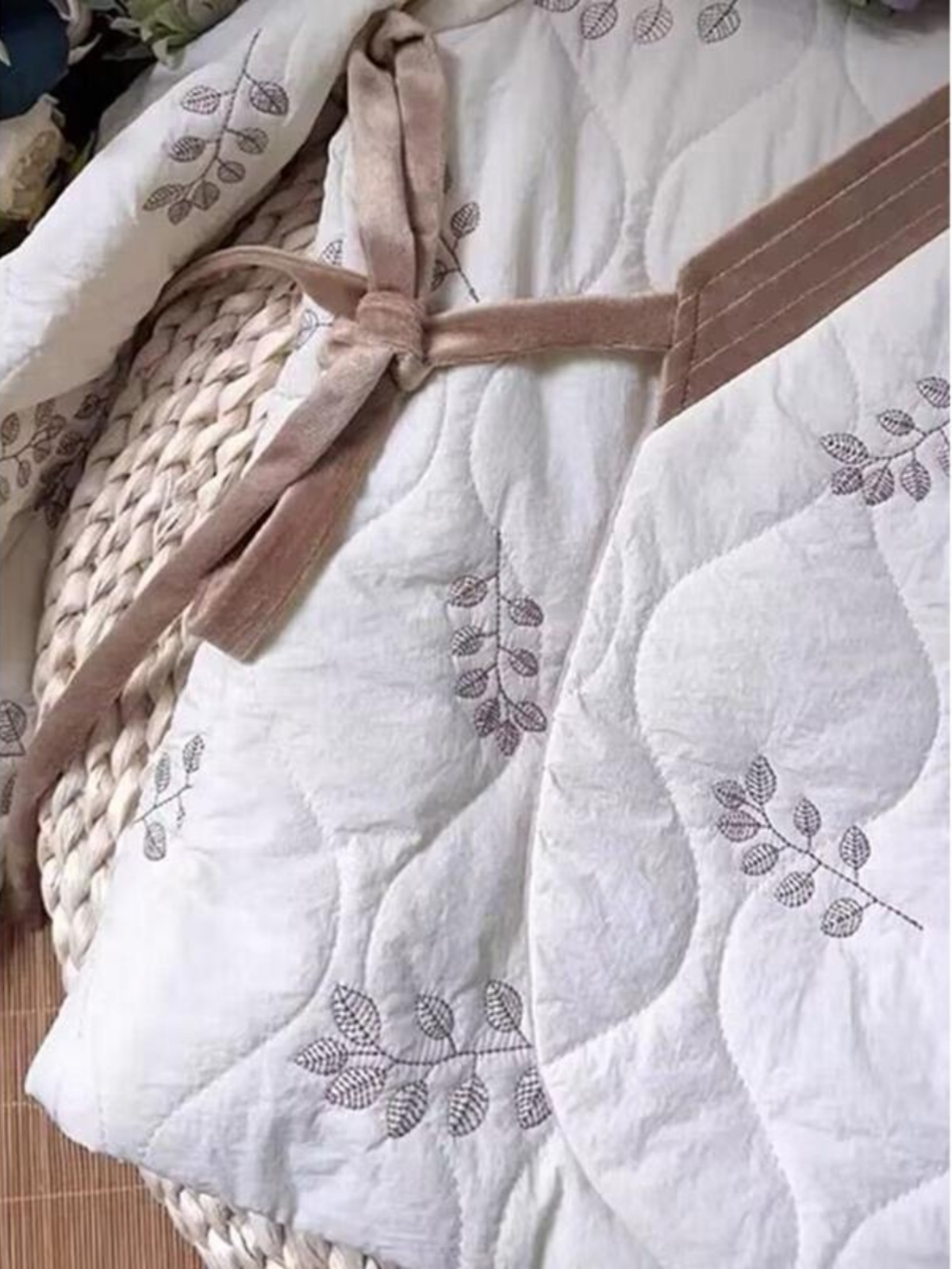 겨울 누빔 저고리 패딩 여성 한복 개량 생활복 명절 설날 손녀 어머니 할머니 마고자 배자 - 상세 이미지 3