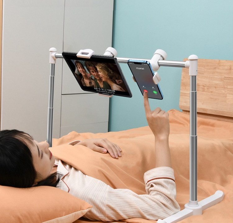 누워서 보는 태블릿 거치대 침대 책상 겸용 360도 회전 집게식 멀티 홀더 - 상품 이미지