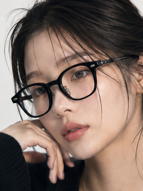 [티타늄안경] 사각 블랙 뿔테 업그레이드 가벼운 고현정 뿔테