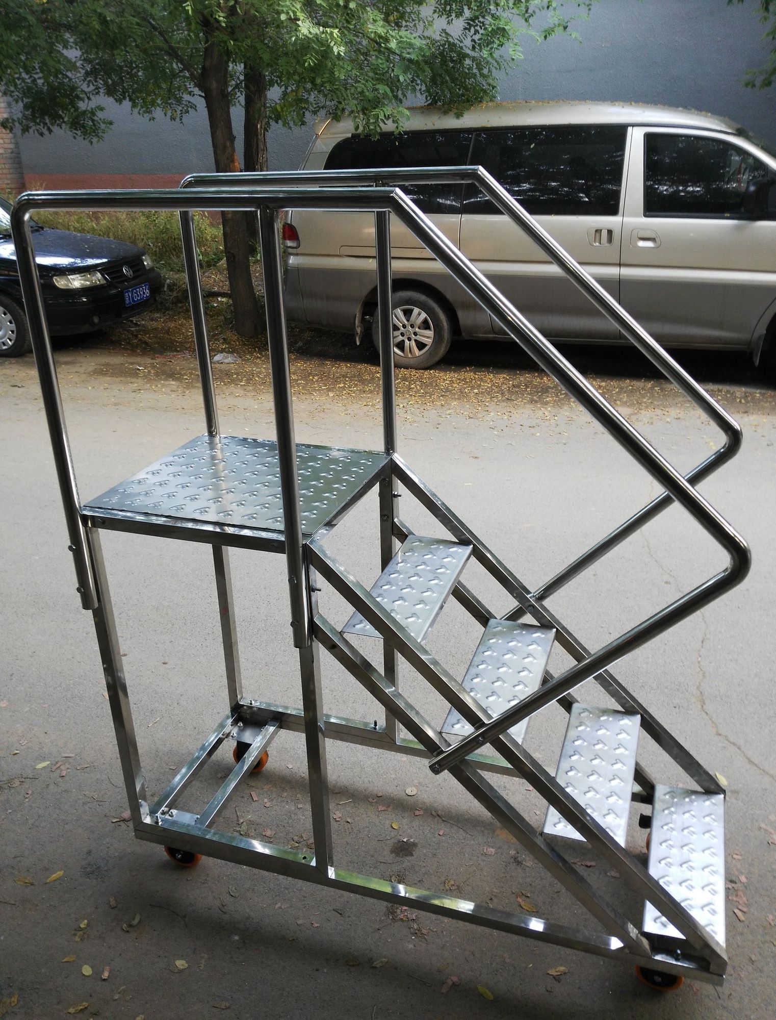 접이식 작업사다리 안전 발판 고소작업용 산업용 물류 내구성 실버 알루미늄 - 상세 이미지 2