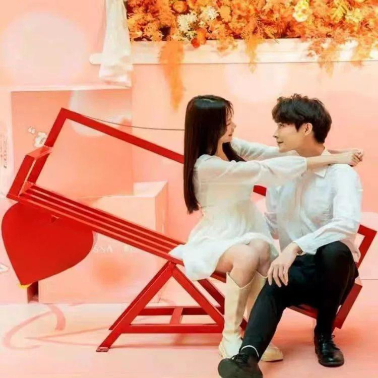 시소 벤치 철제 포토존 커플 철제시소 소품 조형 미니벤치 철재 레드 - 상품 이미지