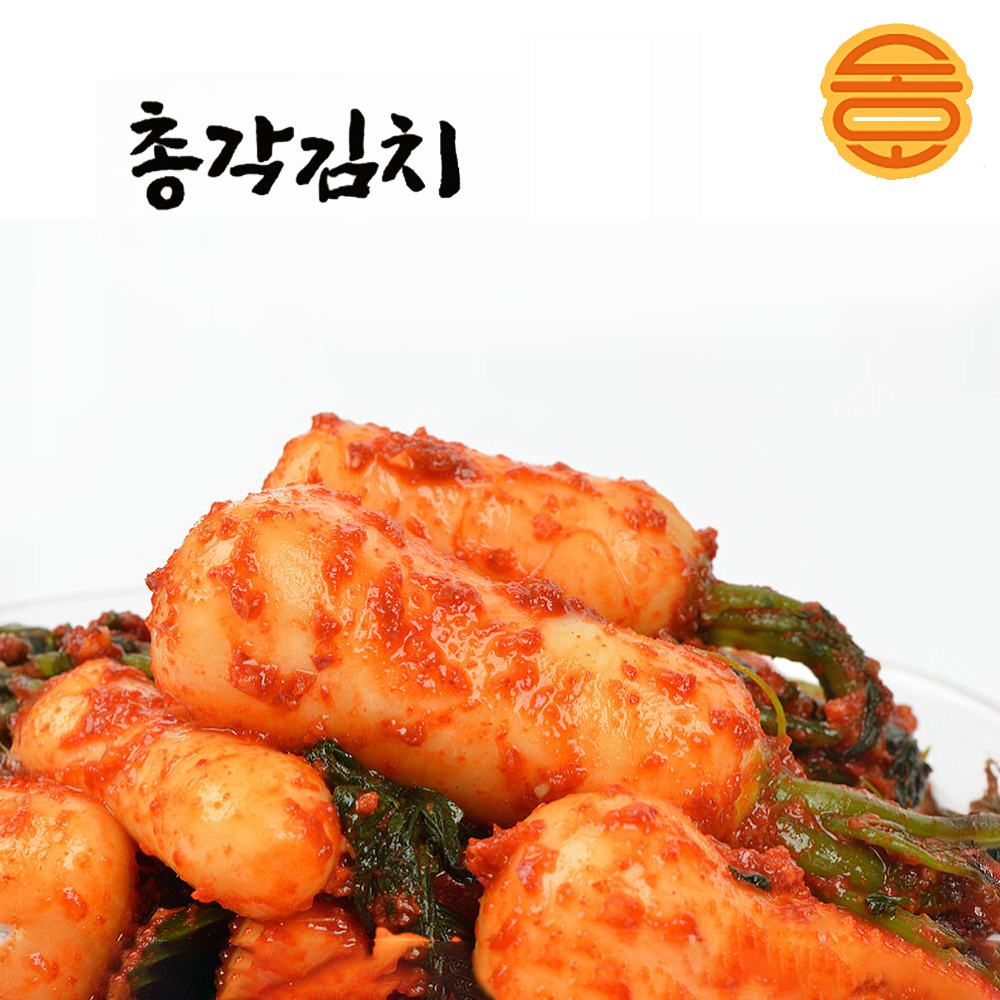 동호식품 연한 무청 강원도 국내산 총각 김치 2kg - 상품 이미지