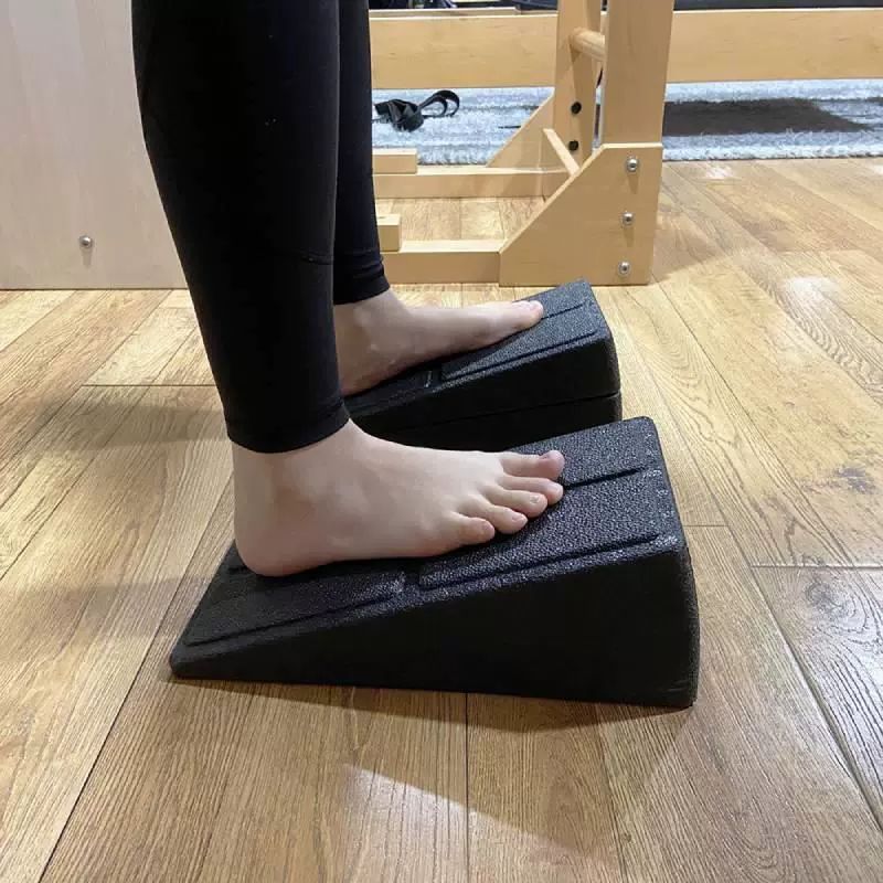 발 스트레칭 경사판 홈 운동 기구 필라테스 다리 근력 균형 운동기 발목 체형 교정기 - 상품 이미지